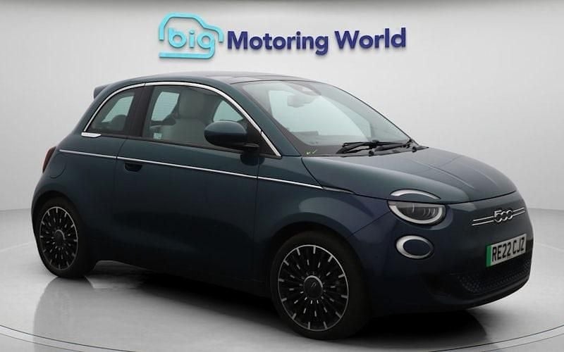 Used 2025 Fiat 500e La Prima Hatchback | £13,500 (Super price) - Image 1/4