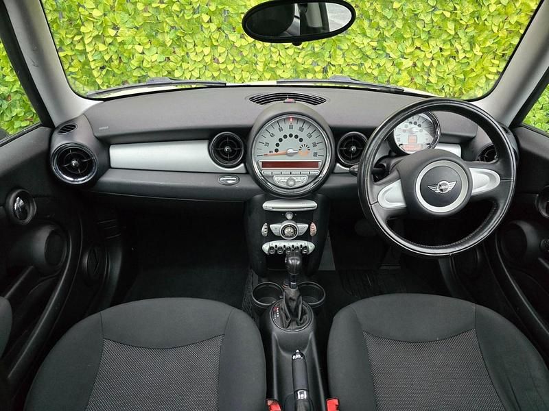 Used Mini Cooper Hatch 2009 White Hatchback