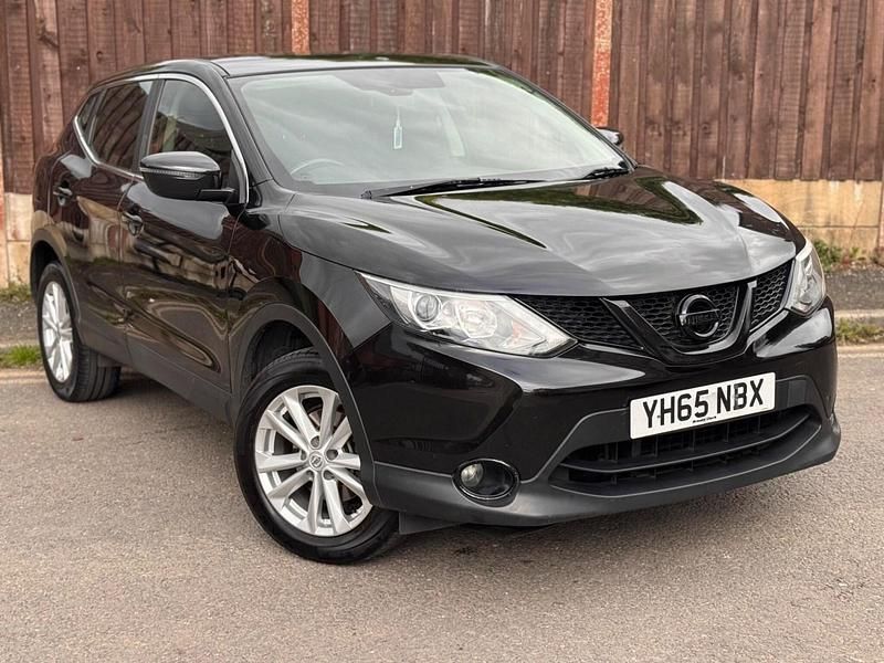 Black Used 2015 Nissan Qashqai Acenta SUV | £5,745 (Fair price) - Image 1/4