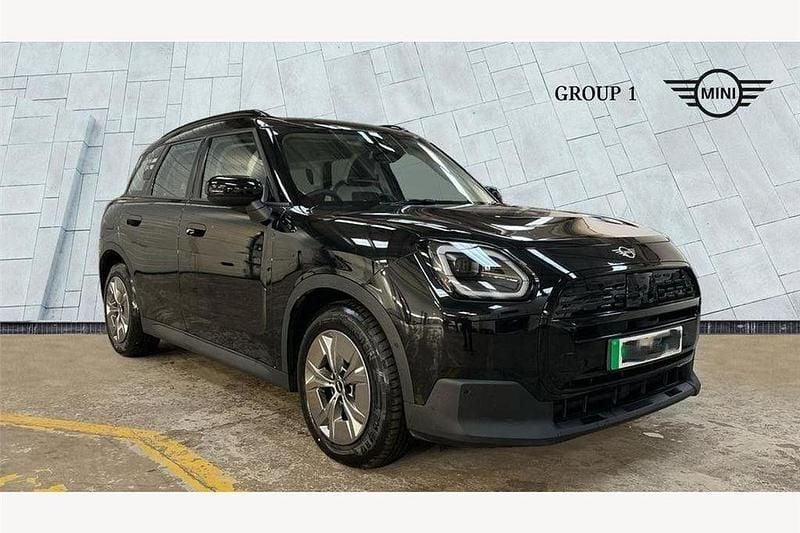 Black Used 2025 Mini Countryman Classic SUV | £32,995 (Good price) - Image 1/4