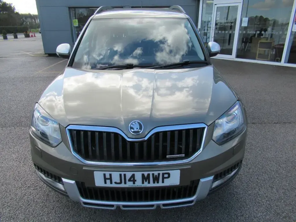 Używany Skoda Yeti GreenLine 105 KM (77 kW) 2014 Zielony SUV