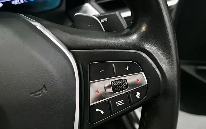 Used BMW 330e Sport Line 292 HP (214 kW) 2019 White Sedan