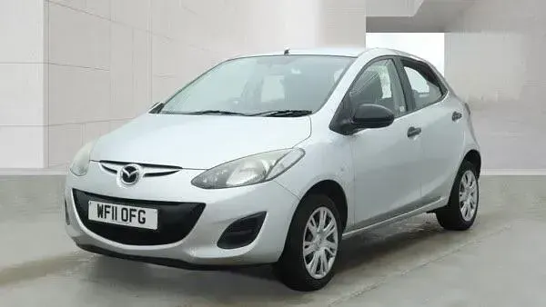 Used Mazda 2 84 HP (61 kW) 2011 Silver Hatchback