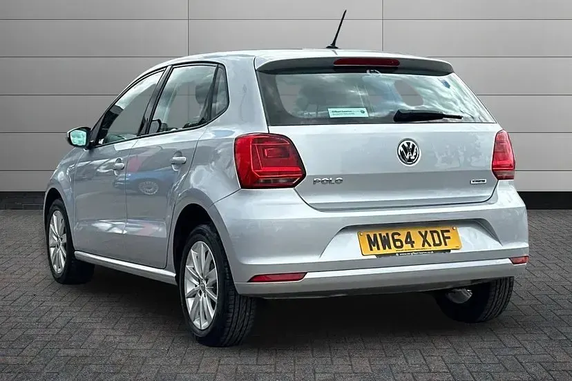 Used VW Polo SE 59 HP (43 kW) 2014 Reflex silver Hatchback