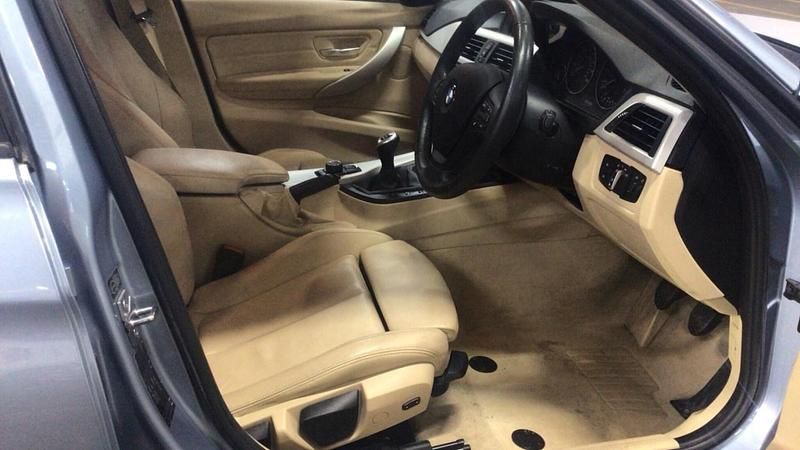 Used BMW 320 Comfort Edition 2013 Blue Sedan