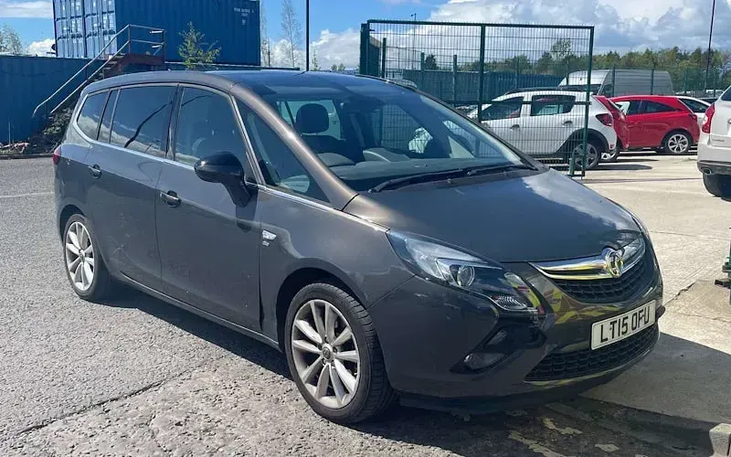 Begagnad Vauxhall Zafira Tourer Elite 165 HK (121 kW) 2014 Minibuss