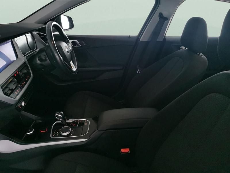 Used BMW 118 140 HP (102 kW) 2020 Red Hatchback