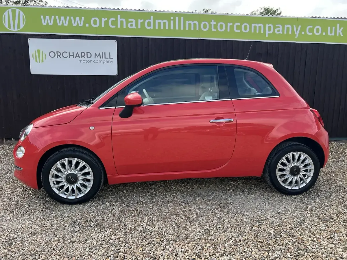 Used Fiat 500 Lounge 69 HP (50 kW) 2018 Pink Hatchback