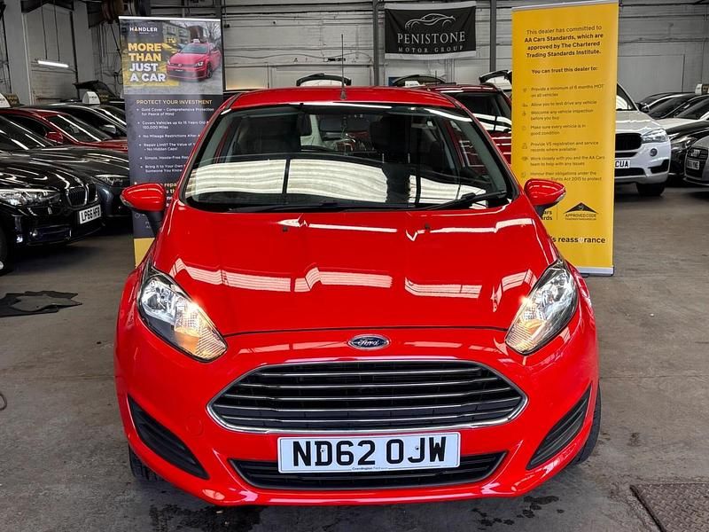Used Ford Fiesta Style 82 HP (60 kW) 2013 Red Hatchback