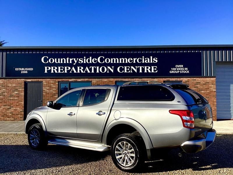 Used Mitsubishi L200 Warrior 180 HP (132 kW) 2019 Grey Pickup
