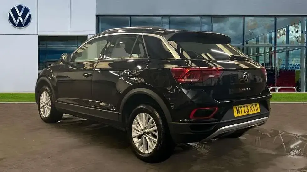 Used VW T-Roc Life 150 HP (110 kW) 2023 Black SUV