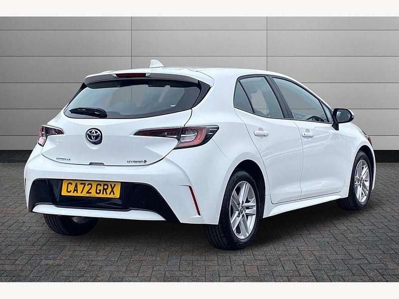 Usado Toyota Corolla 140 HP (102 kW) 2023 Branco Citadino