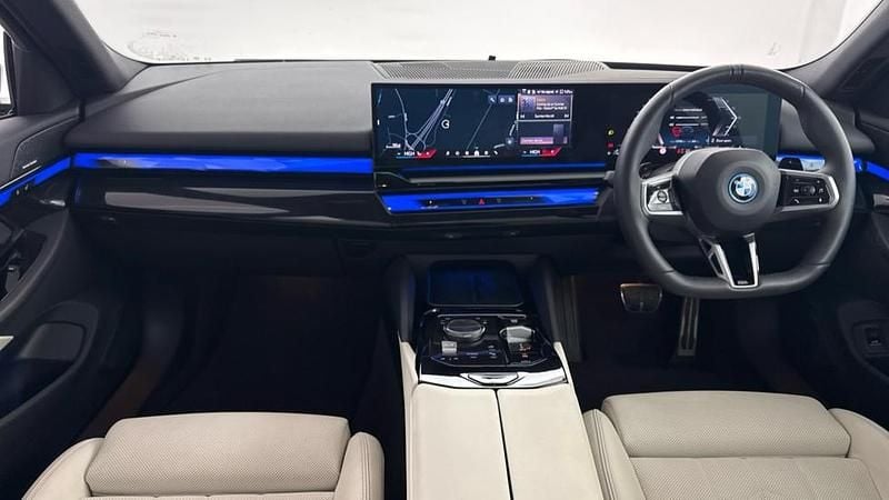Used BMW 530e M Sport 295 HP (216 kW) 2025 Black Estate