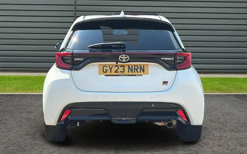 Used Toyota Yaris Sport 116 HP (85 kW) 2023 White Hatchback