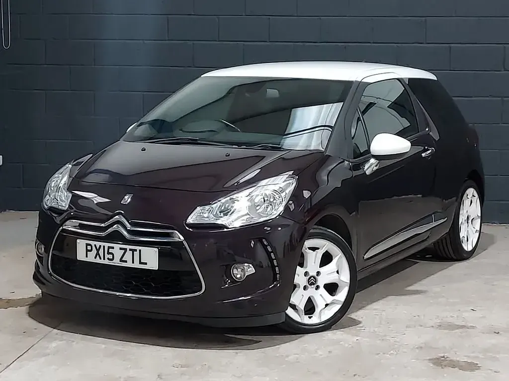 Usado Citroën DS3 90 CV (66 kW) 2015 Púrpura Utilitario