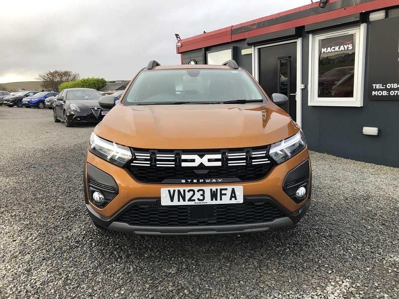 Used Dacia Sandero Expression 89 HP (65 kW) 2023 Orange