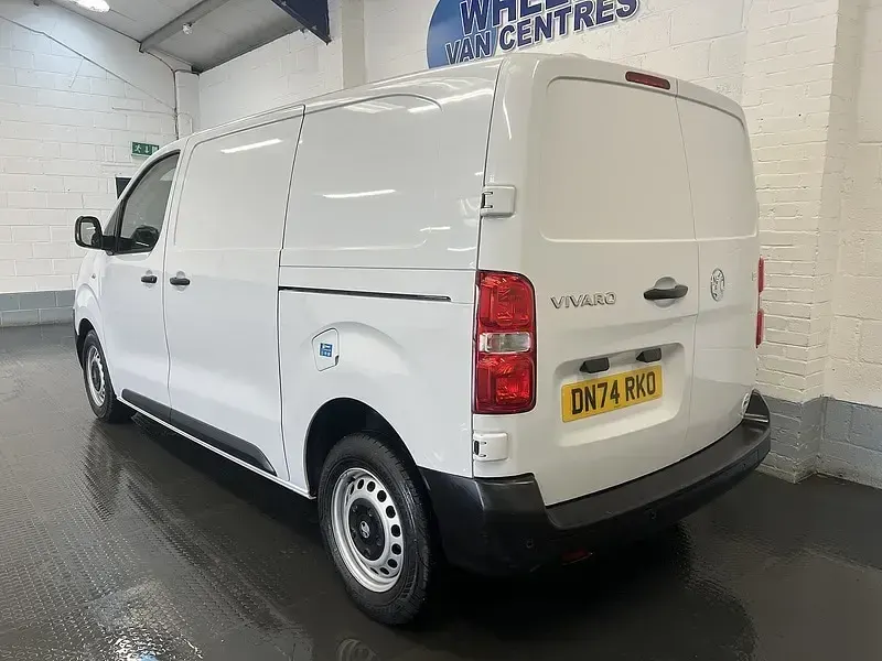 Used Vauxhall Vivaro S 120 HP (88 kW) 2024 White MPV