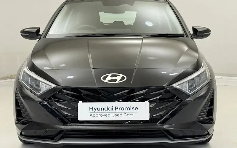 Used Hyundai i20 Advanced 101 HP (74 kW) 2025 Black Hatchback