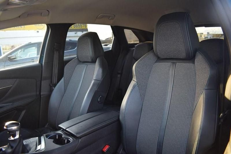 Used Peugeot 3008 Allure Premium 130 HP (95 kW) 2021 Blue SUV