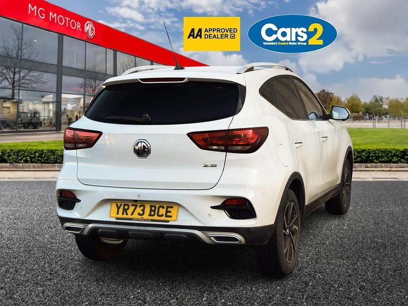 Used MG ZS Exclusive 110 HP (80 kW) 2023 White Sedan