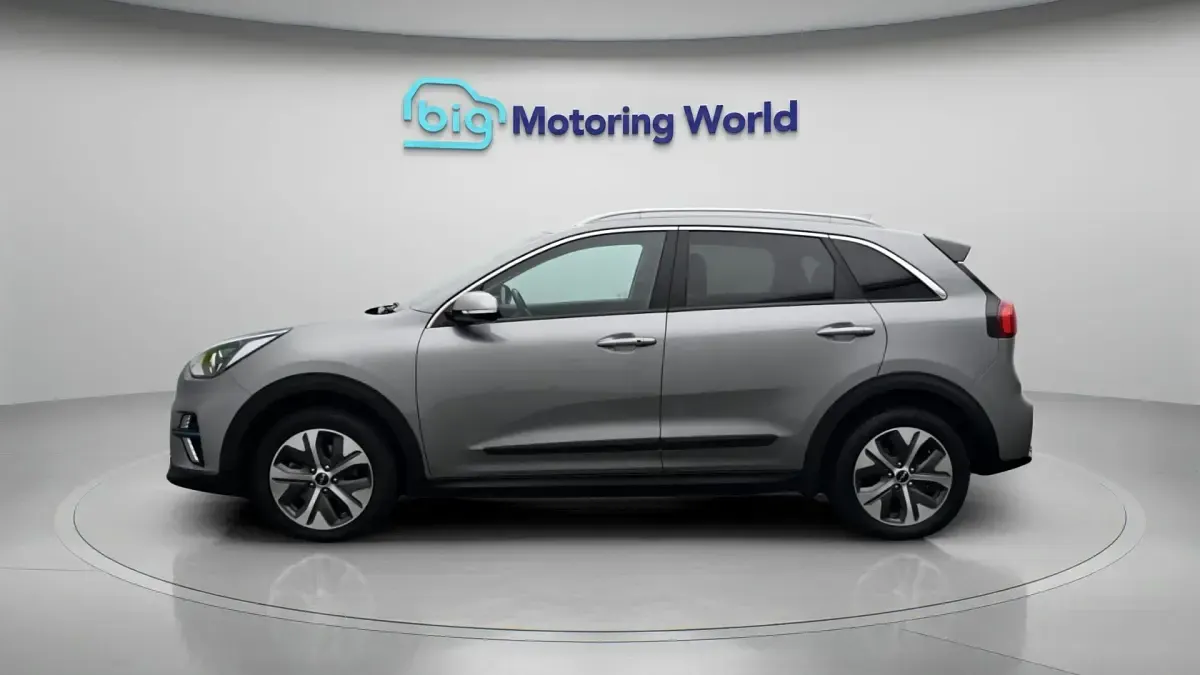 Used Kia e-Niro 147 kW (201 HP) 2022 Grey SUV