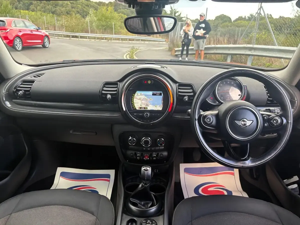 Used Mini Cooper Clubman 150 HP (110 kW) 2016 Red Estate