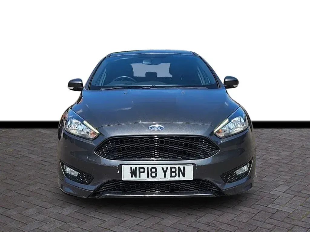 Used Ford Focus ST-Line 140 HP (102 kW) 2018 Grey Hatchback
