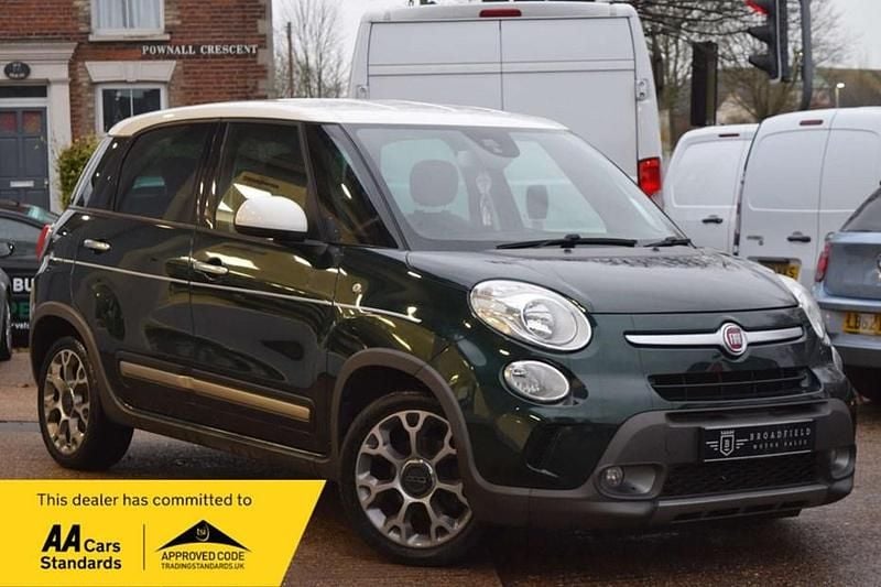 Green and white Used 2014 Fiat 500L Trekking MPV | £2,995 (Fair price) - Image 1/1