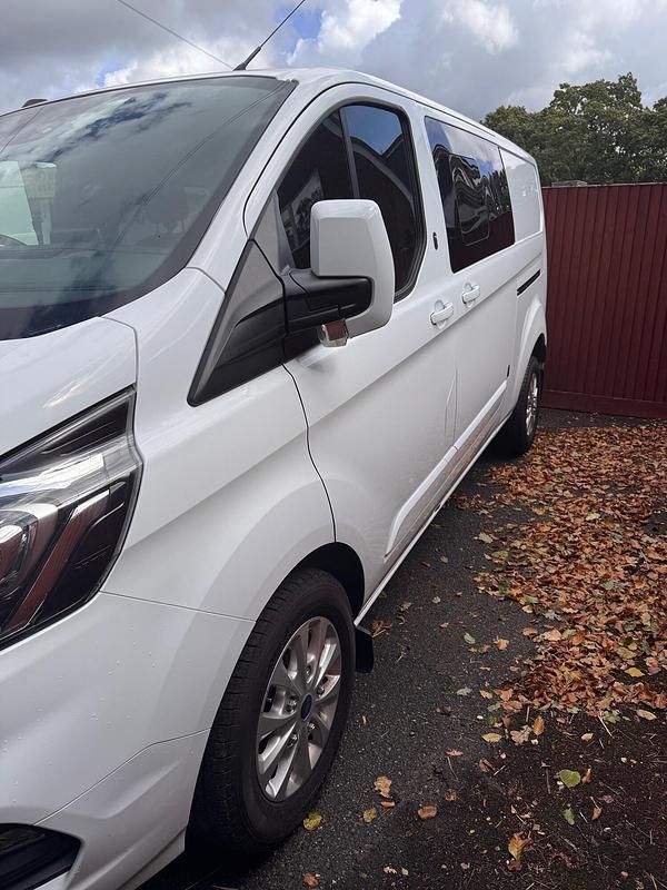 Used Ford Transit Custom Limited 130 HP (95 kW) 2022 White Van