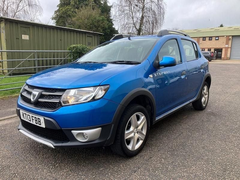 Used Dacia Sandero Lauréate 90 HP (66 kW) 2013 Blue Hatchback