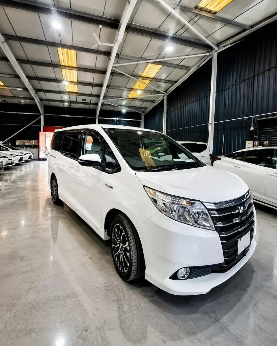 Used Toyota Noah 2026 White