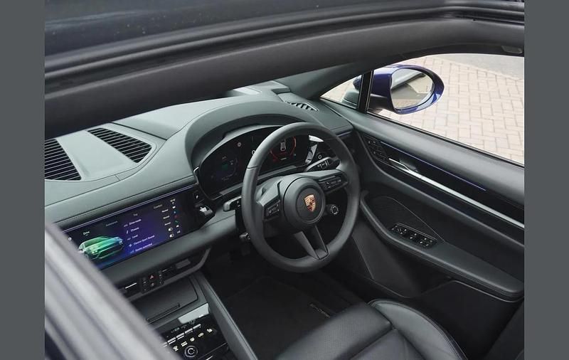 Used Porsche Macan 300 kW (408 HP) 2025 Blue SUV