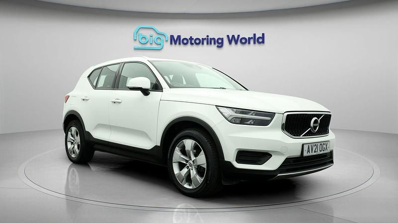 Used 2021 Volvo XC40 Momentum SUV | £17,500 (Fair price) - Image 1/4