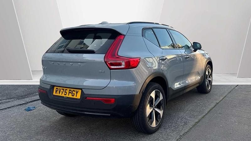New Volvo XC40 Plus 194 HP (142 kW) 2025 SUV