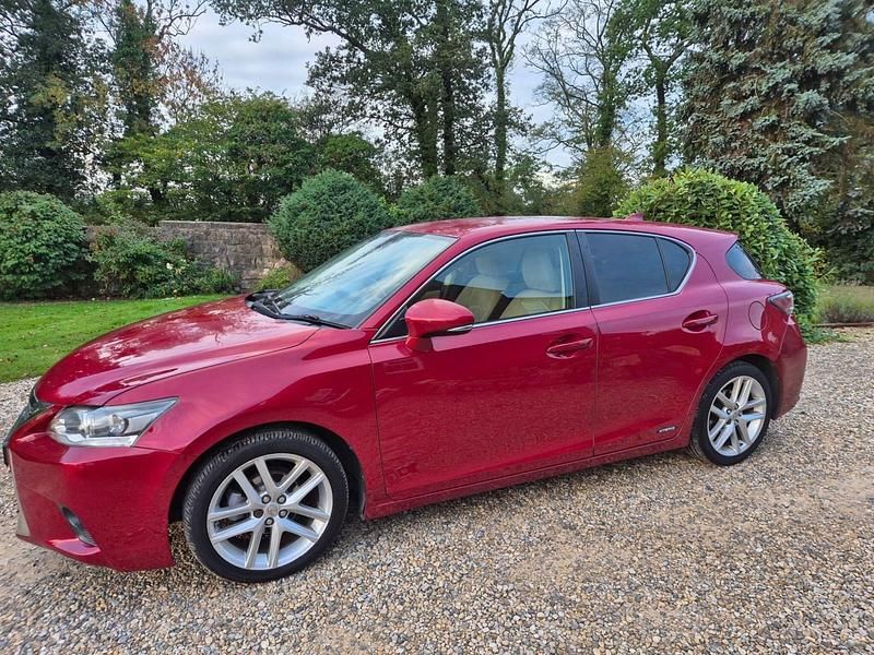 Red Used 2014 Lexus CT200h Hatchback | £7,495 (Fair price) - Image 1/4