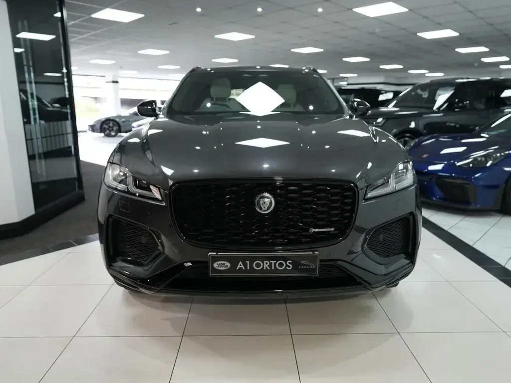 Usado Jaguar F-Pace R-Dynamic 2023 Cinzento SUV