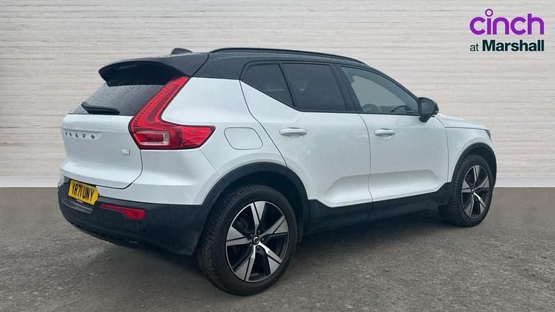 Used Volvo XC40 R-Design 262 HP (192 kW) 2021 White SUV