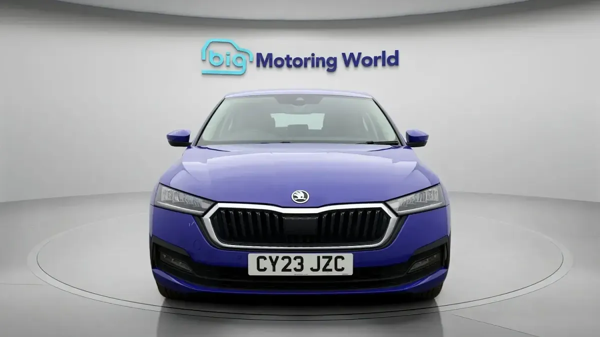 Used Skoda Octavia SE Technology 201 HP (147 kW) 2023 Blue Hatchback