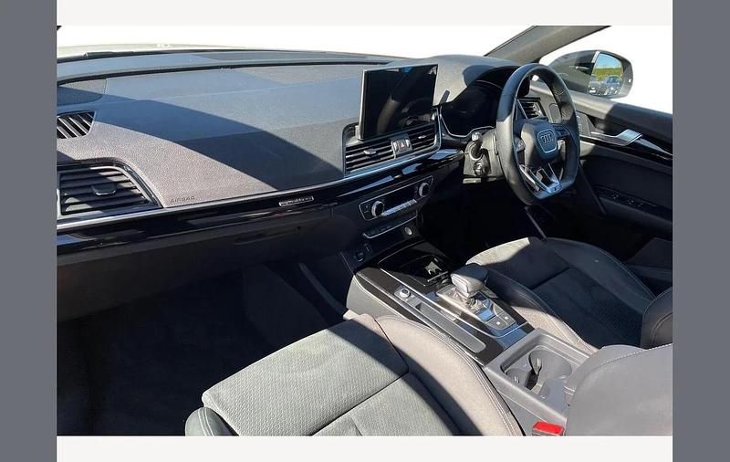 Used Audi Q5 Black Edition 204 HP (150 kW) 2024 White SUV