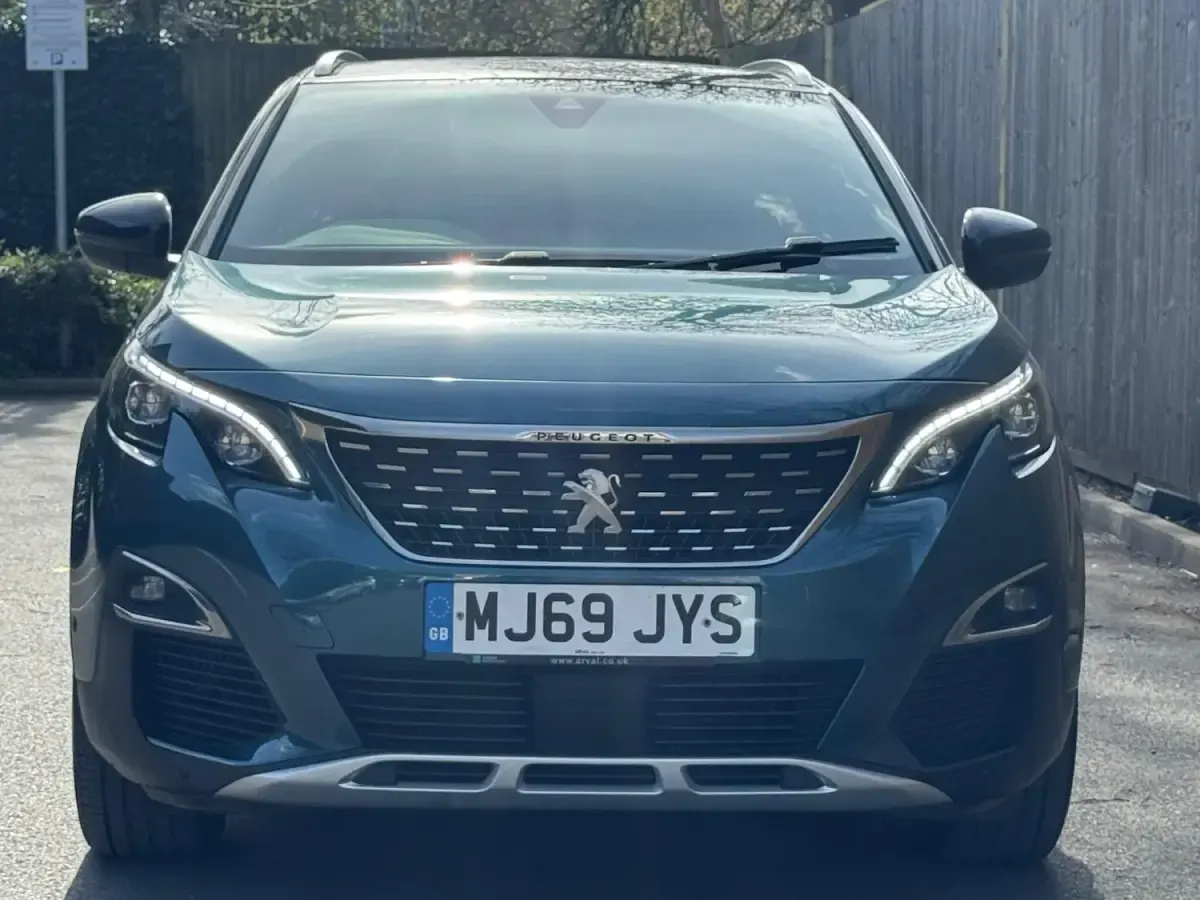 Second-hand Peugeot 5008 GT-line 130 CP (95 kW) 2019 Verde SUV