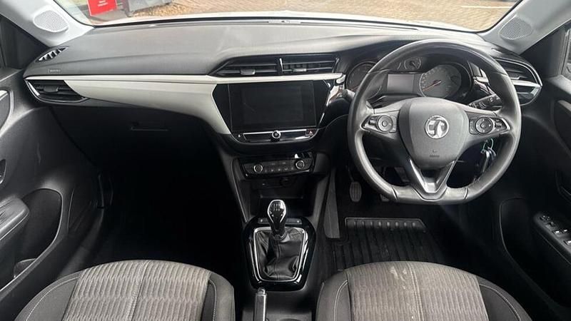 Used Vauxhall Corsa Design Edition 74 HP (54 kW) 2023 White Hatchback
