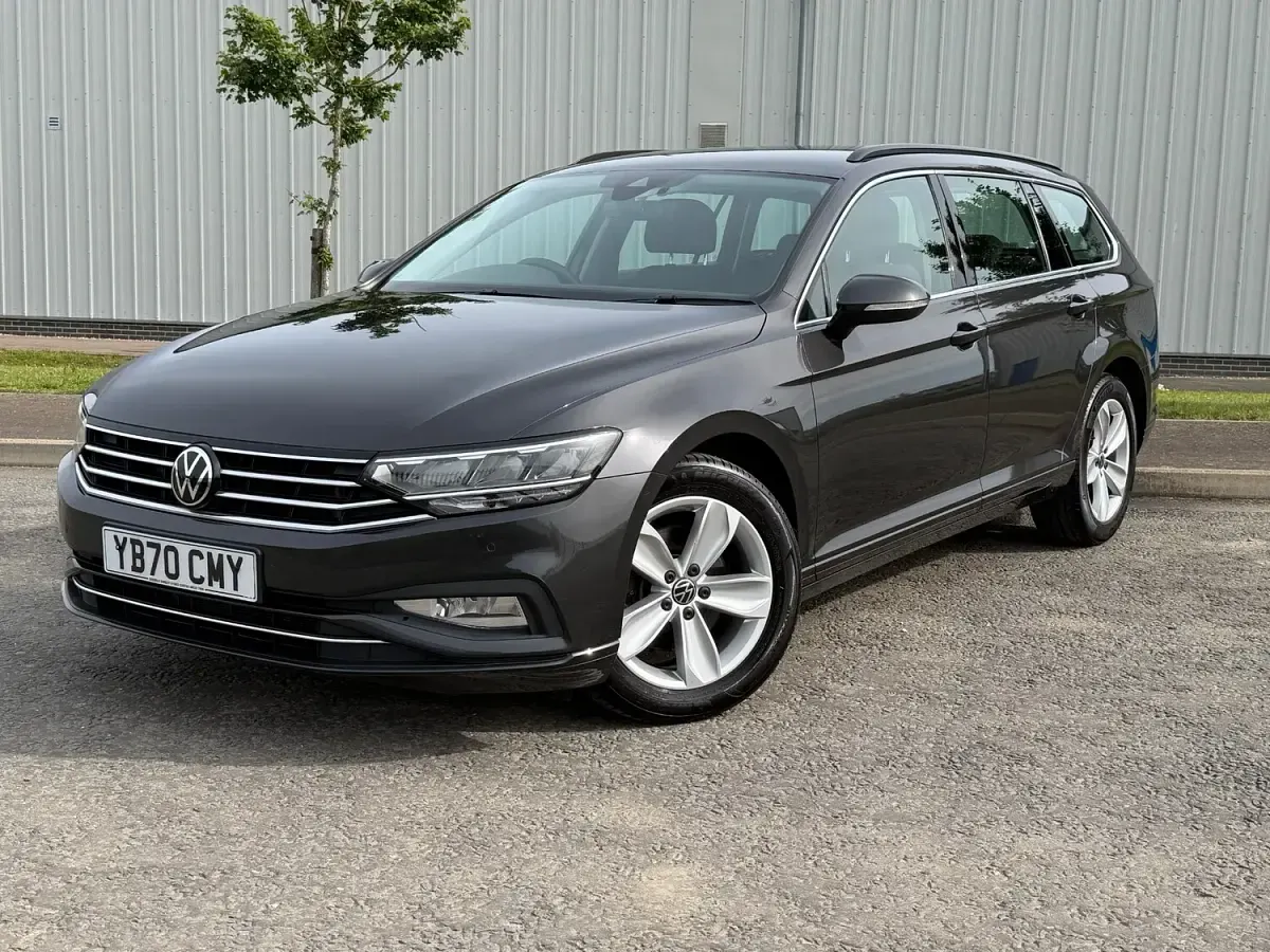 Used VW Passat SE 150 HP (110 kW) 2020 Grey Estate
