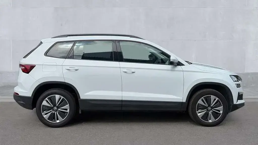 Used Skoda Karoq SE Drive 116 HP (85 kW) 2023 White SUV