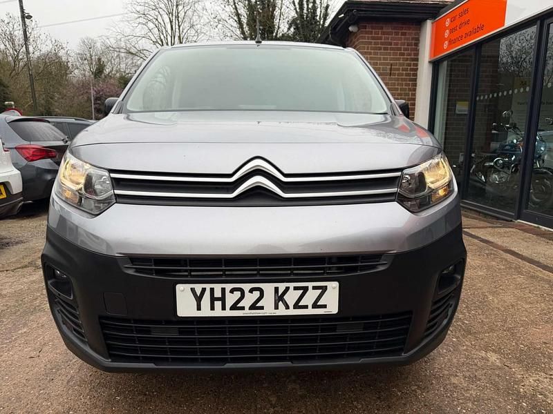 Used Citroën Berlingo 100 HP (73 kW) 2022 Grey MPV