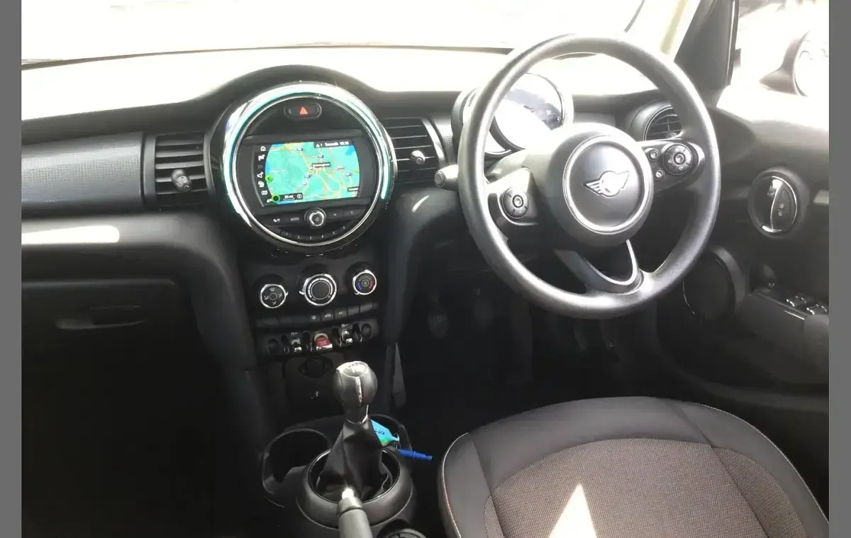 Used Mini Cooper Classic 134 HP (98 kW) 2020 Black Hatchback