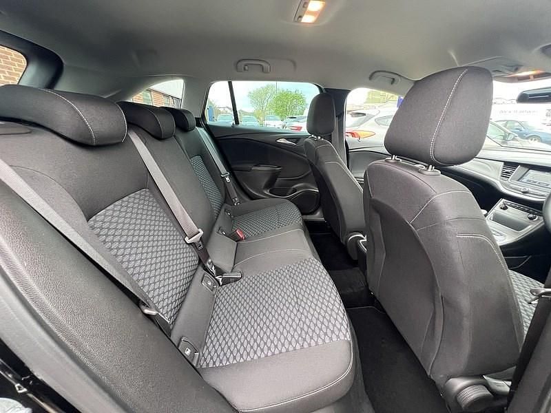 Used Vauxhall Astra Design Edition 108 HP (79 kW) 2026 Black Estate