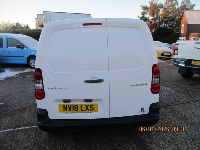 Used Peugeot Partner 2018 White MPV