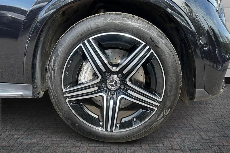 Used Mercedes GLC300 AMG Line Premium 269 HP (197 kW) 2025 Black Coupe