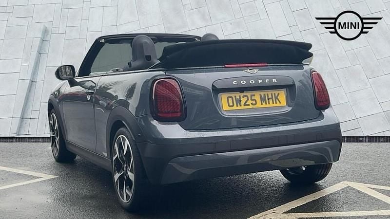 Używany Mini Cooper 118 kW (161 KM) 2025 Szary Hatchback