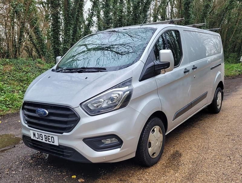 Usado Ford Transit Custom Trend 130 HP (95 kW) 2019 Prateado Van